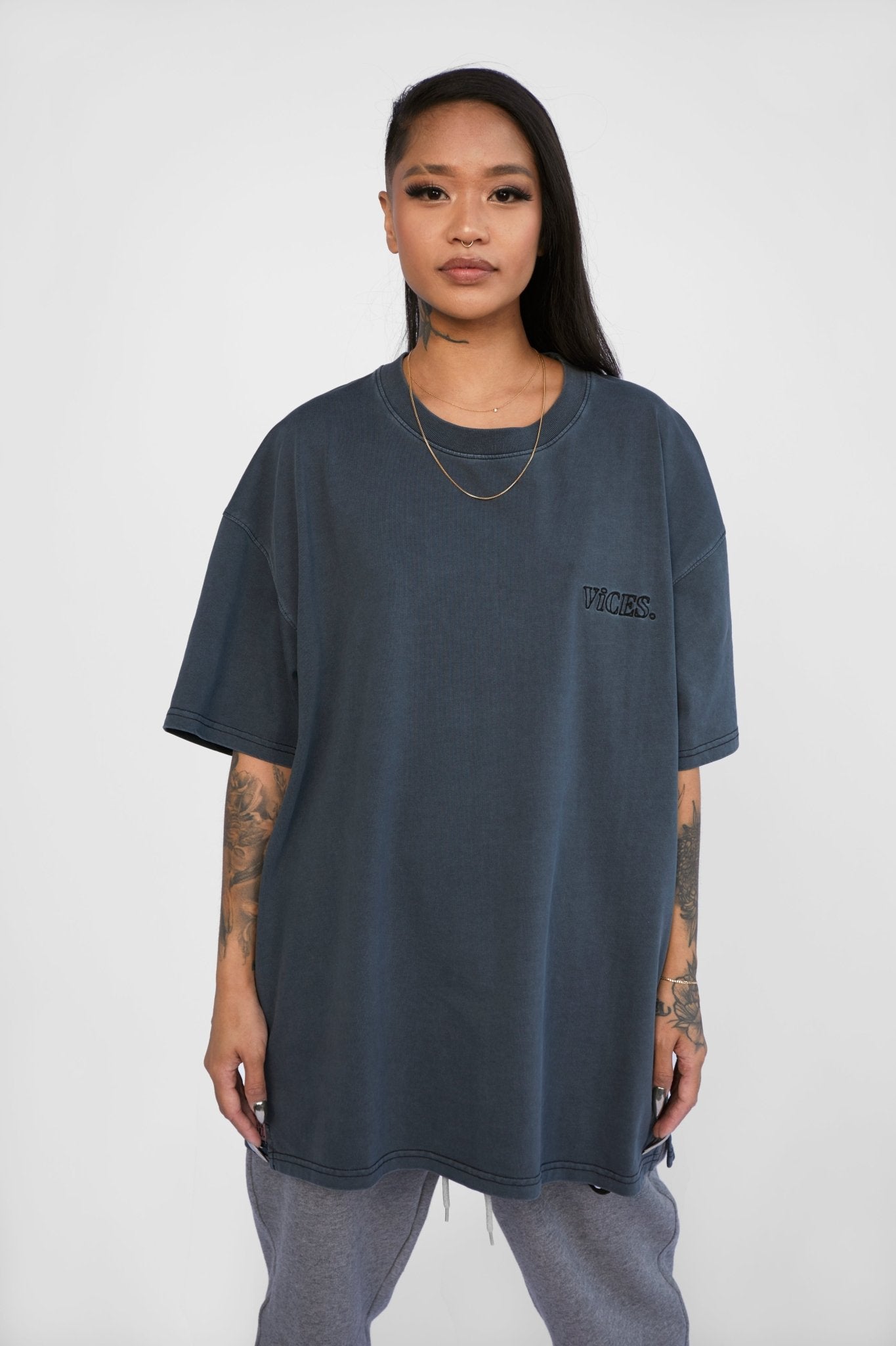 Signature Oversized Tee (Vintage Black) - Vices&co.