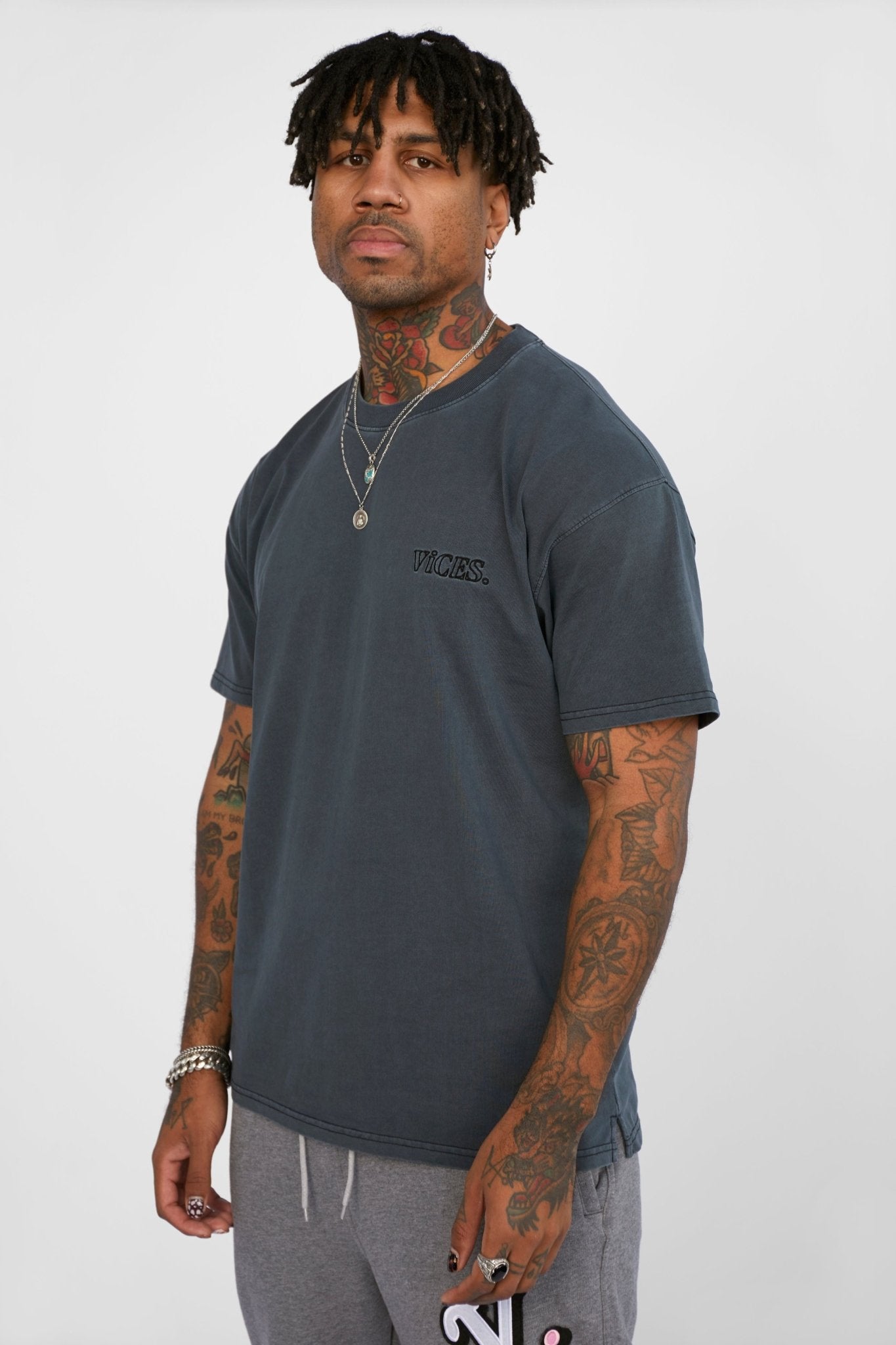 Signature Oversized Tee (Vintage Black) - Vices&co.