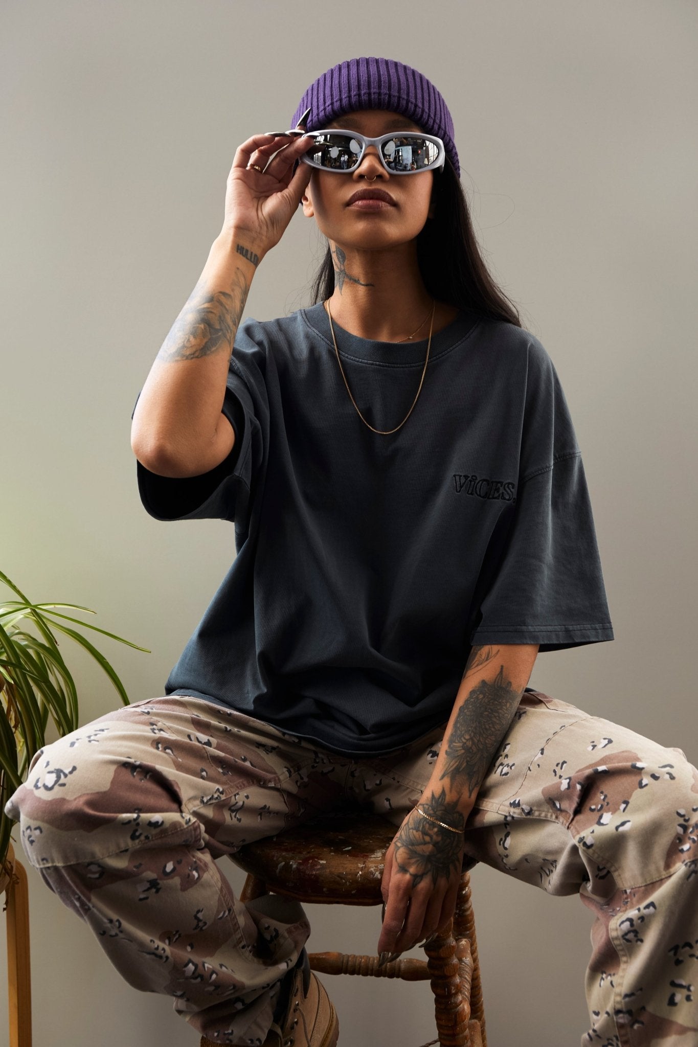Signature Oversized Tee (Vintage Black) - Vices&co.
