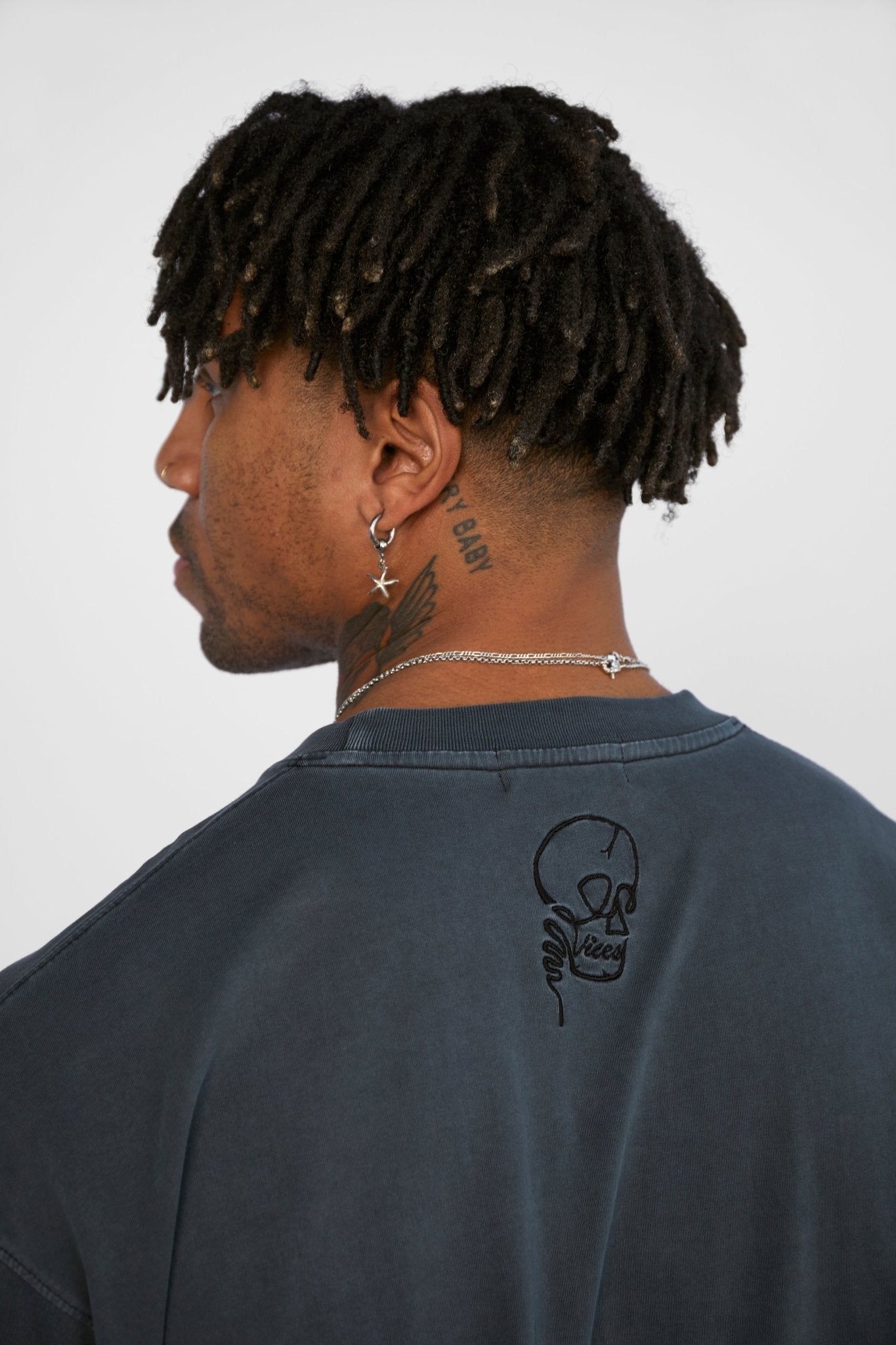 Signature Oversized Tee (Vintage Black) - Vices&co.